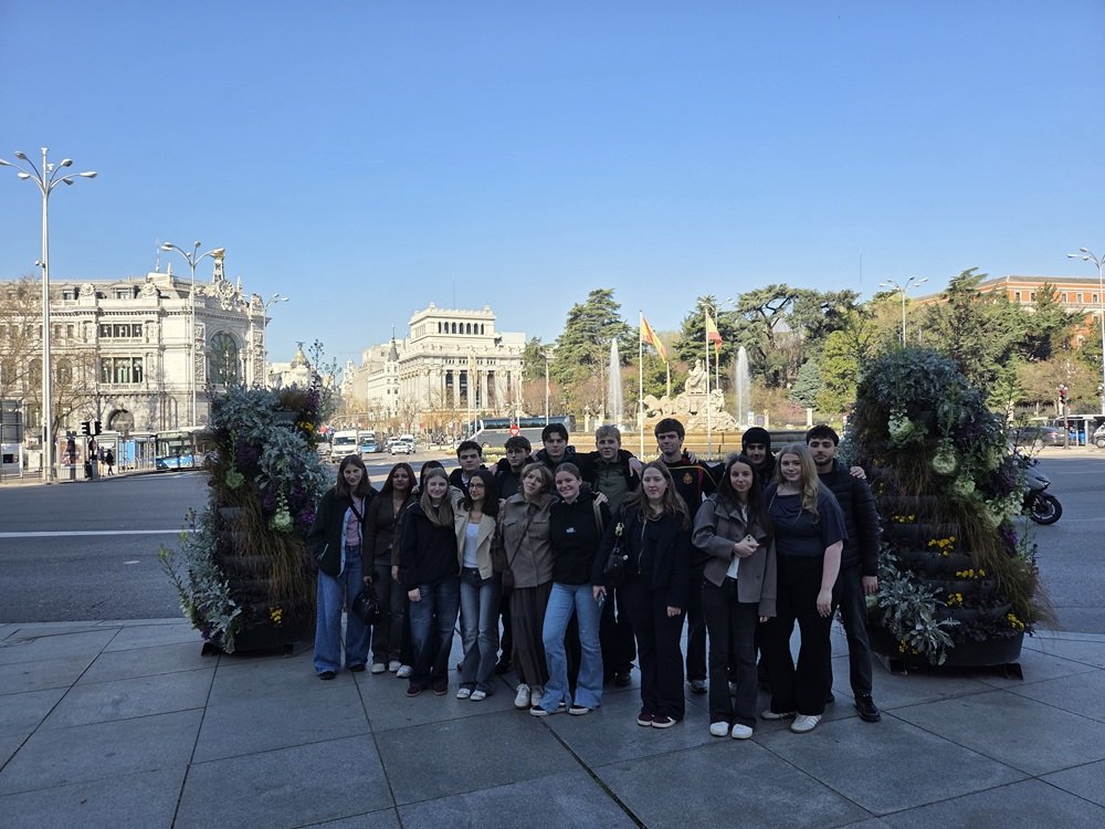 IES Manuel de Falla tweet media