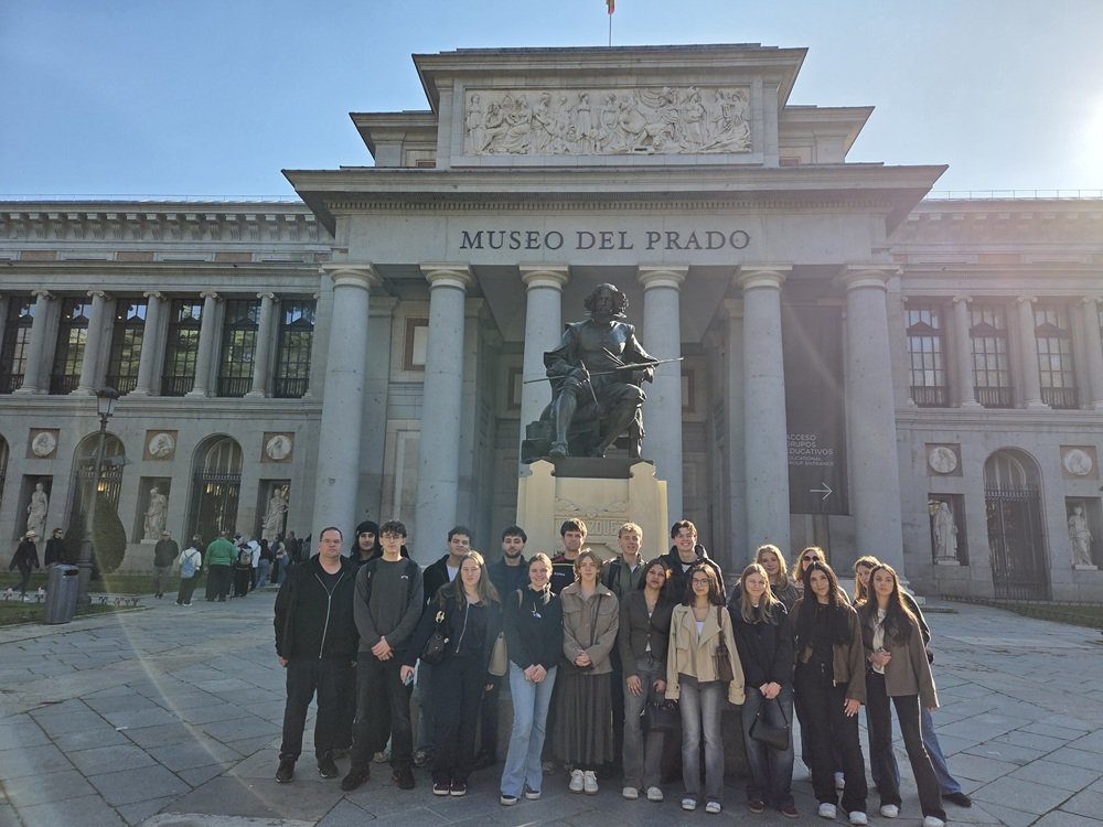 IES Manuel de Falla tweet media