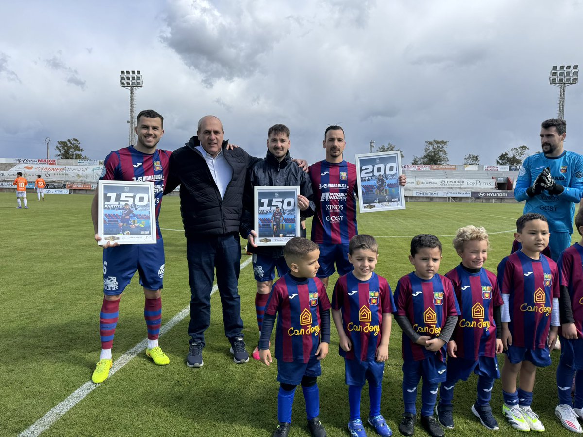 Història de la #UDPoblense ❤️💙

J. Salvà 𝟭𝟱𝟬 𝗽𝗮𝗿𝘁𝗶𝘁𝘀
Diego M. 𝟭𝟱𝟬 𝗽𝗮𝗿𝘁𝗶𝘁𝘀
Aitor Pons +𝟮𝟳𝟬 𝗽𝗮𝗿𝘁𝗶𝘁𝘀

#DeLaTerraAlCel