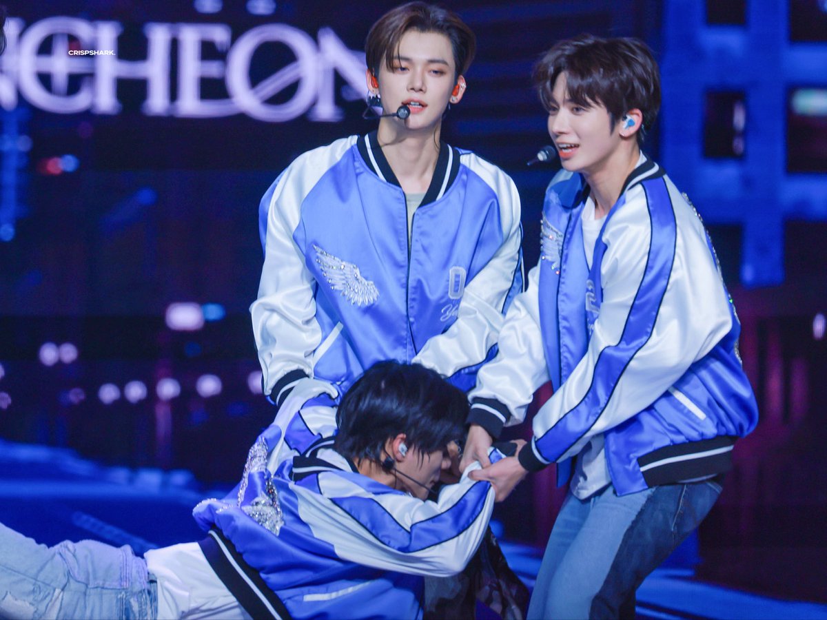 Crispshark_TH's tweet photo. 고양이가 그네는데 ㅋㅋ

#태현    #TAEHYUN    
#투모로우바이투게더  #TXT https://t.co/oMlUw6cjcK