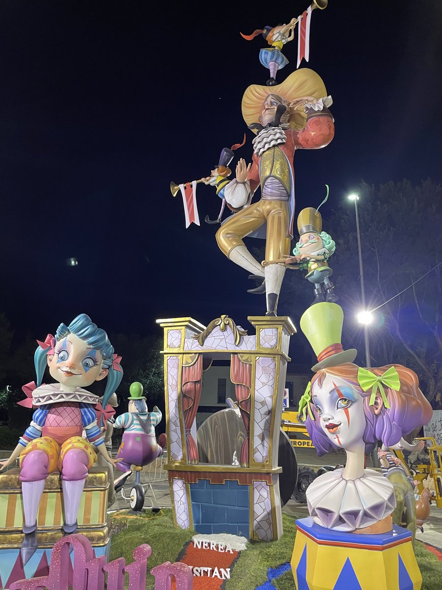 🔥Anit es va viure un dels moments més esperats de les #Falles2026 amb la tradicional plantà i per sixò el nostre Grup Municipal va estar visitant a totes les comissions.

Des del PSPV-PSOE vos desitgem unes molt bones Falles🧨