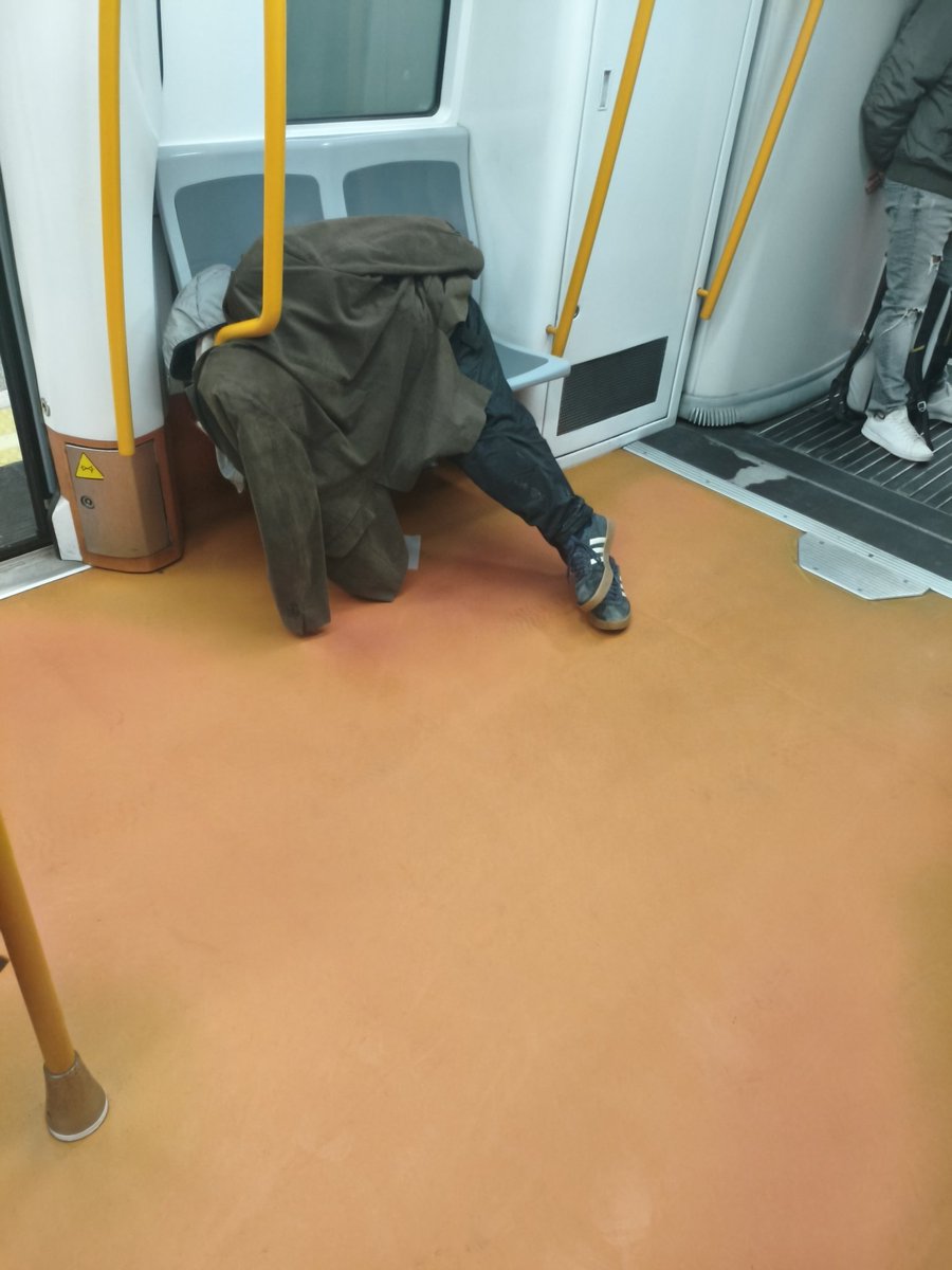 muxikston's tweet photo. @metro_madrid S-8484 LÍNEA 6 ANDEN 1 ahora mismo.. Ppr usera https://t.co/eYDVnrnrfO