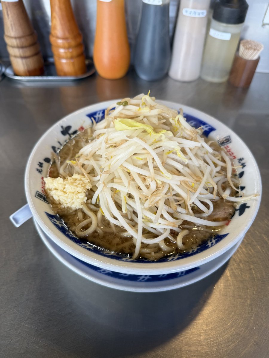 masha123da's tweet photo. ラーメン大
堀切店
らーめんだい
89.118

らーめん　野菜多め、ニンニク　1000円 https://t.co/K3kcFVWLB5