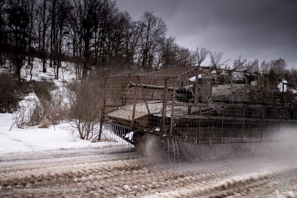 A Swedish CV9040 IFV fitted with a “grill” cage, ramming through Ukraine's battlefield.

It's a very durable machine. Thank you Sweden 🇸🇪 🫡