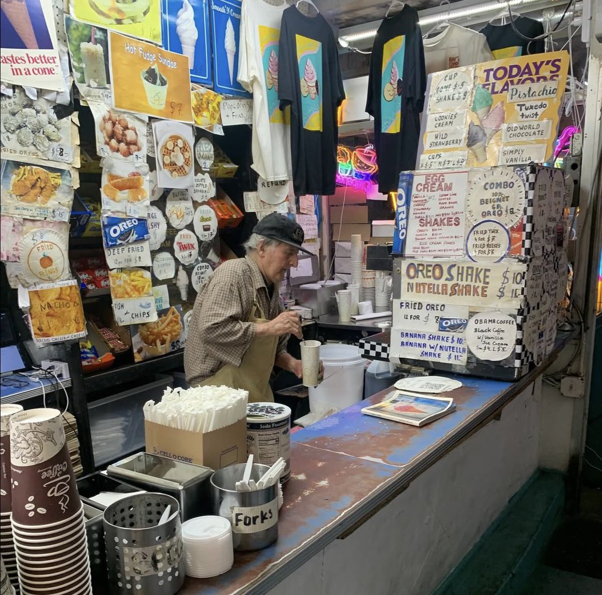 Ray's Candy Store tweet media