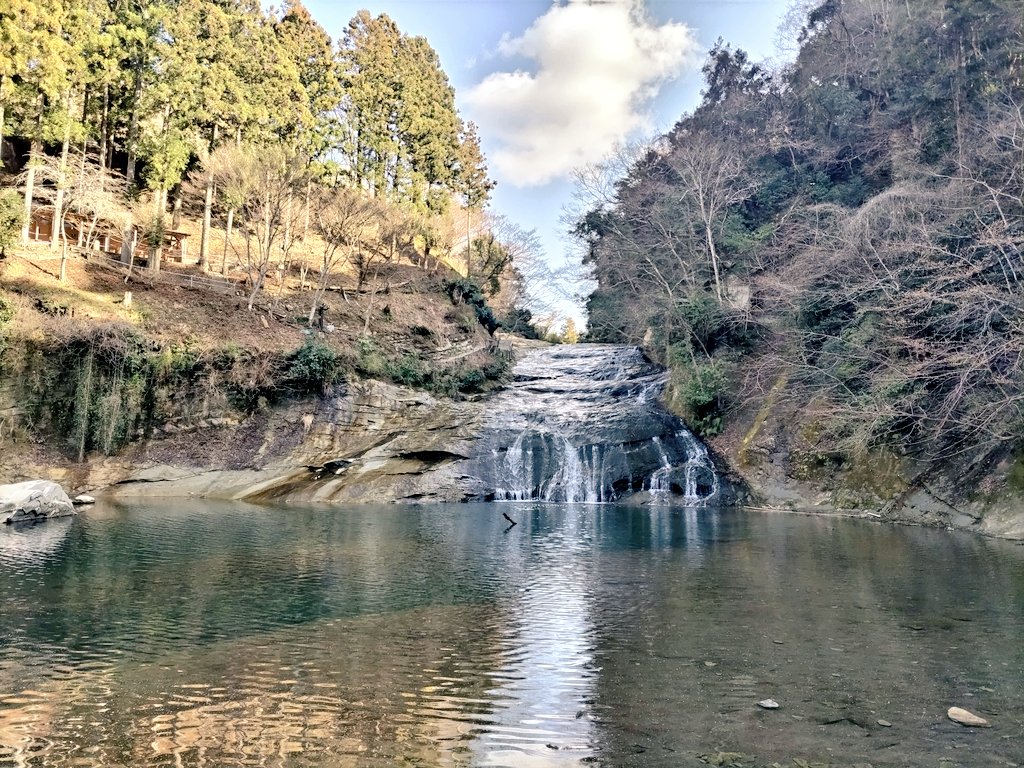 CubとVmaxとakinoriだけど tweet media