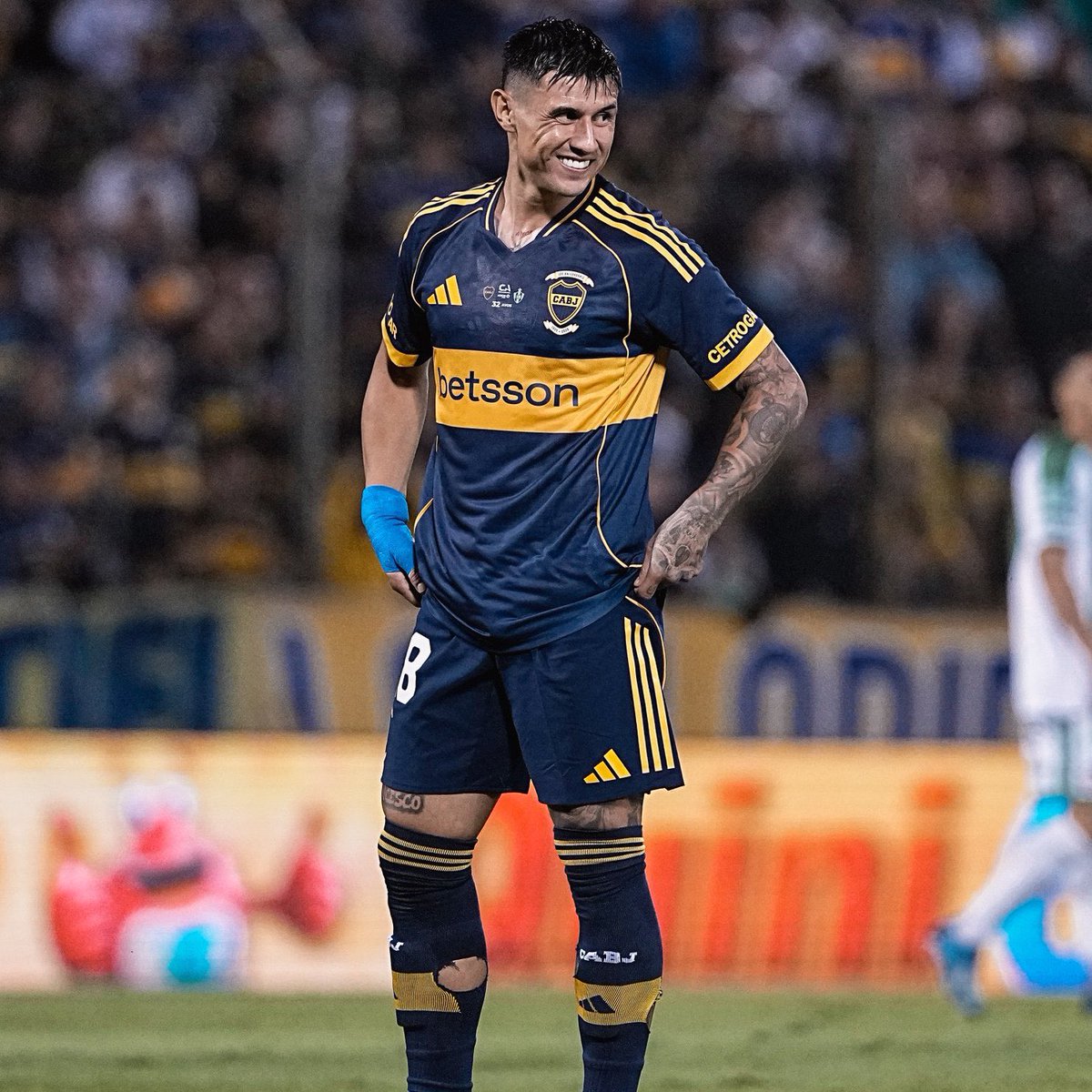 ZarateDaniel_9's tweet photo. Que pedazo de 9 es Bareiro, genera peligro cada vez que le llega la pelota. Insólito que no se le dé el gol https://t.co/xgPtAGo9ve