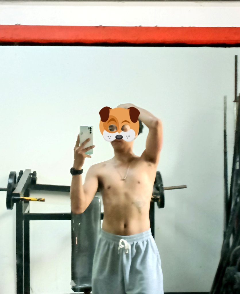 _VolleyBottom_'s tweet photo. I am still a twink? https://t.co/JQpYtDUszp