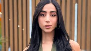 ColombiaSincera's tweet photo. Y se fue #BEBA!! Me caía gorda,  pero nunca pensé que se fuera. Qué raro.... debió ser por el embarazo. Se quedó el malo de JUANDA, #trampa #LaCasaDeLosFamososCol3 #LaCasaDeLosFamososCol #LCDLFC3 https://t.co/A3tSGNDnDJ