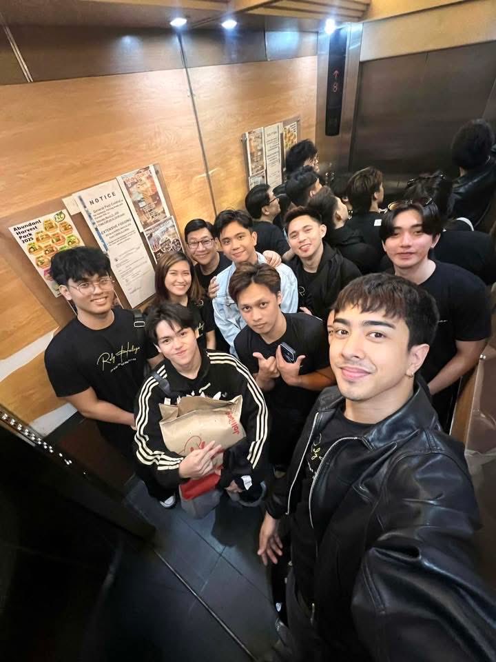 rolyhstudio's tweet photo. When your workshop is your happy place, it becomes a sanctuary for creativity, stress relief, and passion, where time flies and you feel fully engaged.

#rolyhalagaotraining
#actingworkshop
#workshop https://t.co/QXXaU8Jc2T