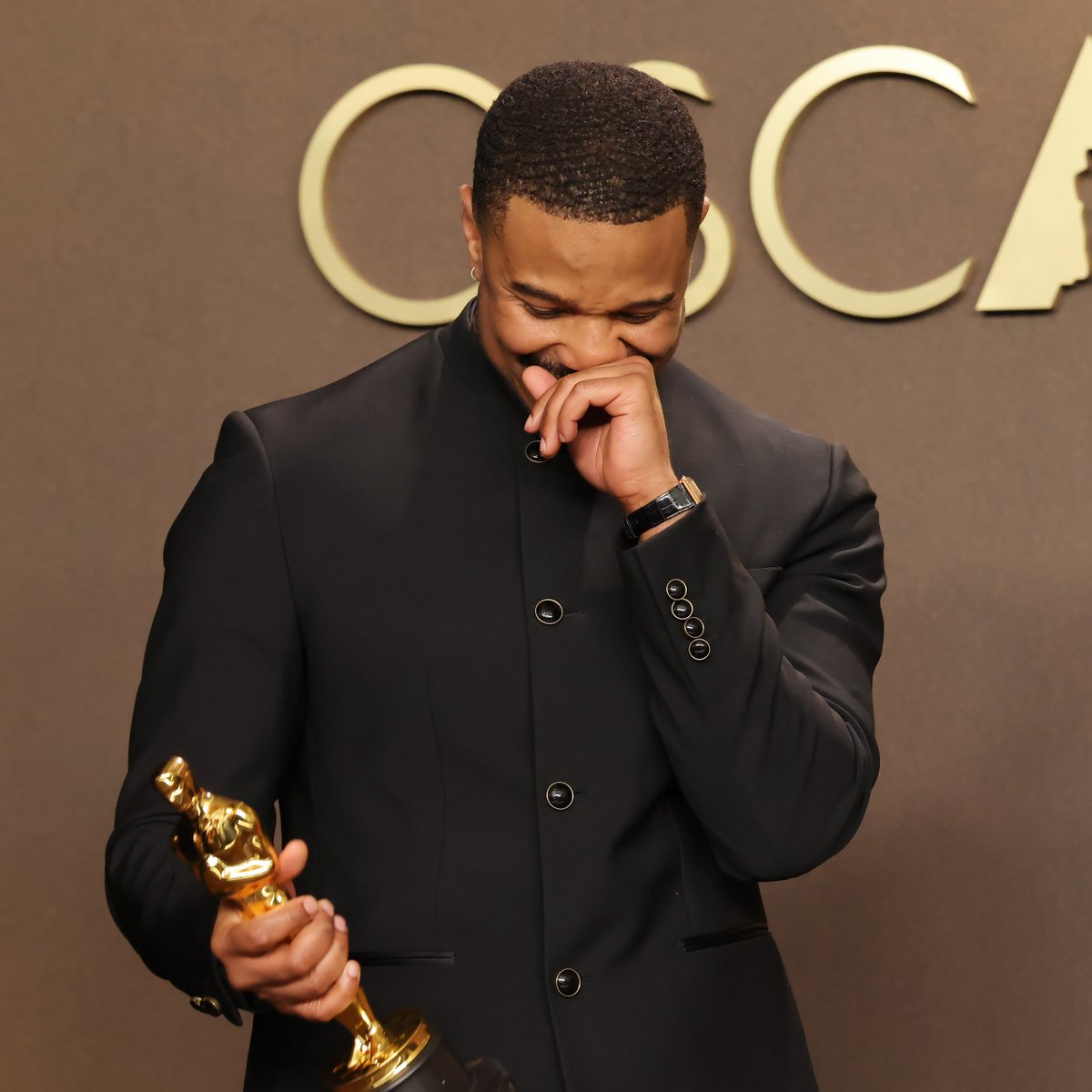Oscar winner Michael B. Jordan is all smiles with his new Academy Award.
(Getty) #Oscars https:/...