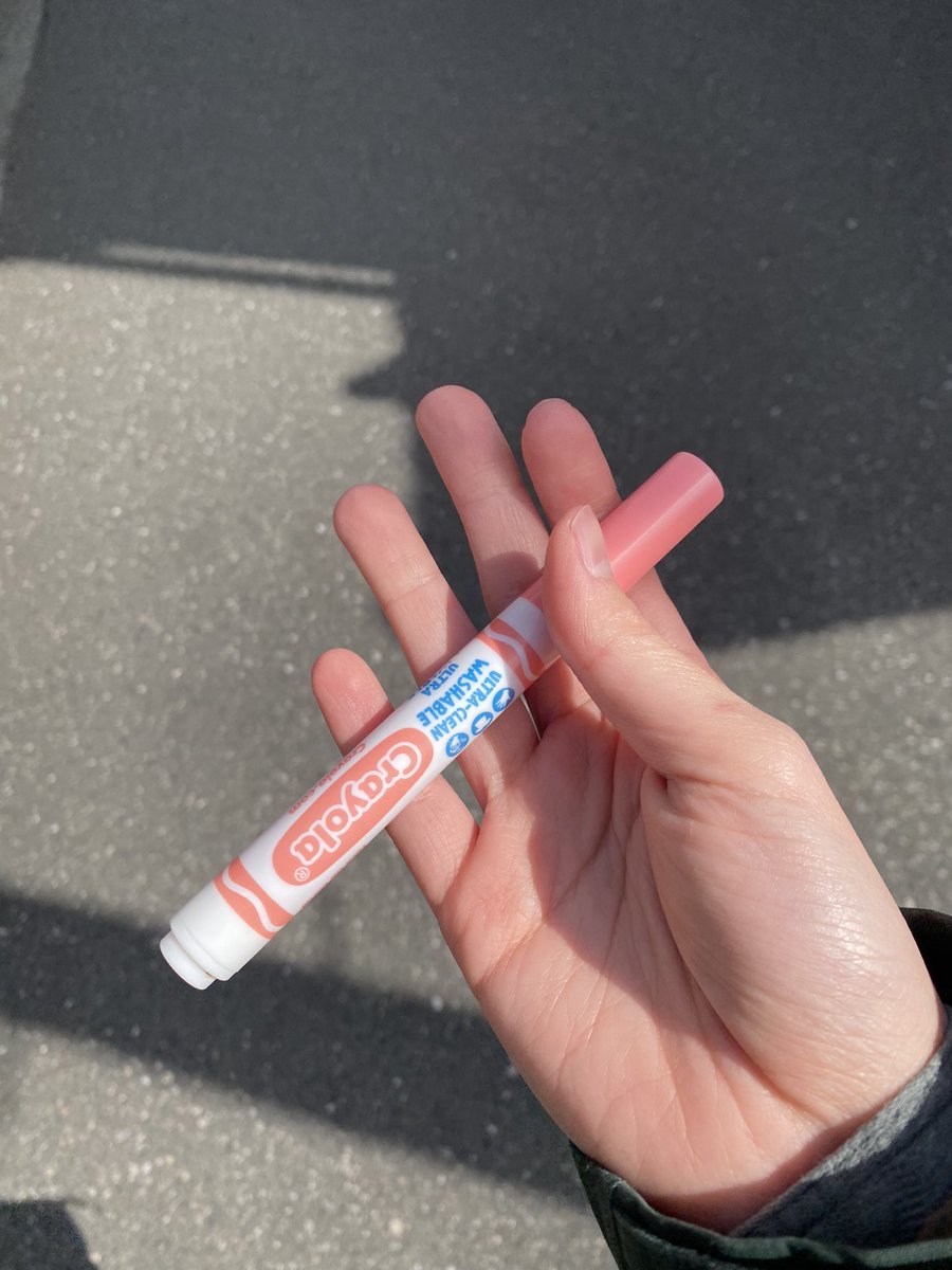 ずっとポッケにリップ入ってると思ってていざ使おうとしたら……は？