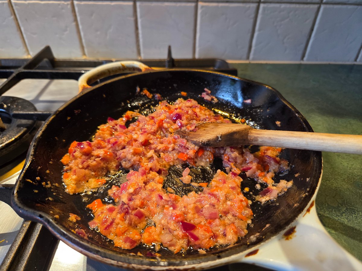 Mark Dee tweet media