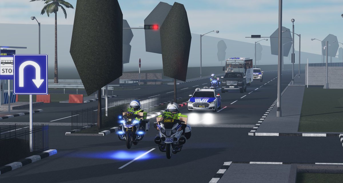 PootisRoyce's tweet photo. Day 2:
Yesterday, I visited the Korlantas POLRIRBX base and observed firsthand the vehicles used for escort duties. MYSverse Polis JSPT and Korlantas POLRIRBX also exchanged knowledge on day-to-day policing practices. https://t.co/KpWRJs1Mbb