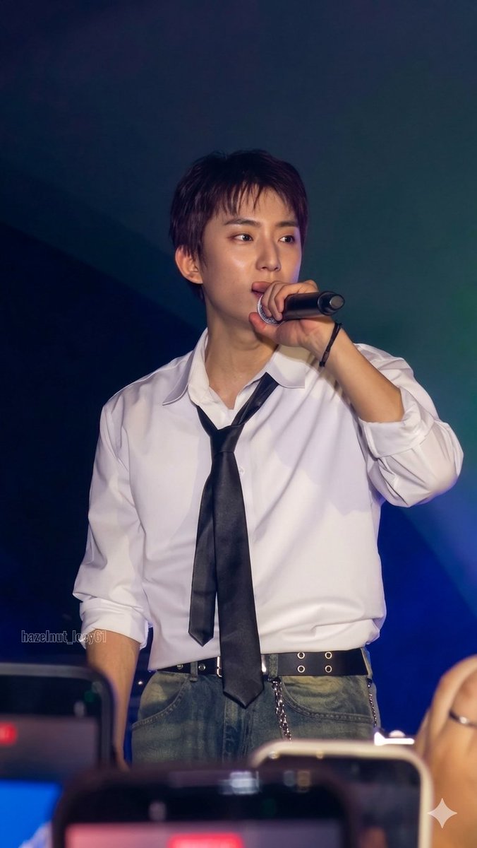 hazelnut_loey61's tweet photo. some snapshots from lastnight ✨️ iba ang kapogian ni gongchan sa malapitan 😩

#B1A4InManila #BUZZFESTPH @_B1A4OFFICIAL #B1A4 https://t.co/EO5qnpNSRk