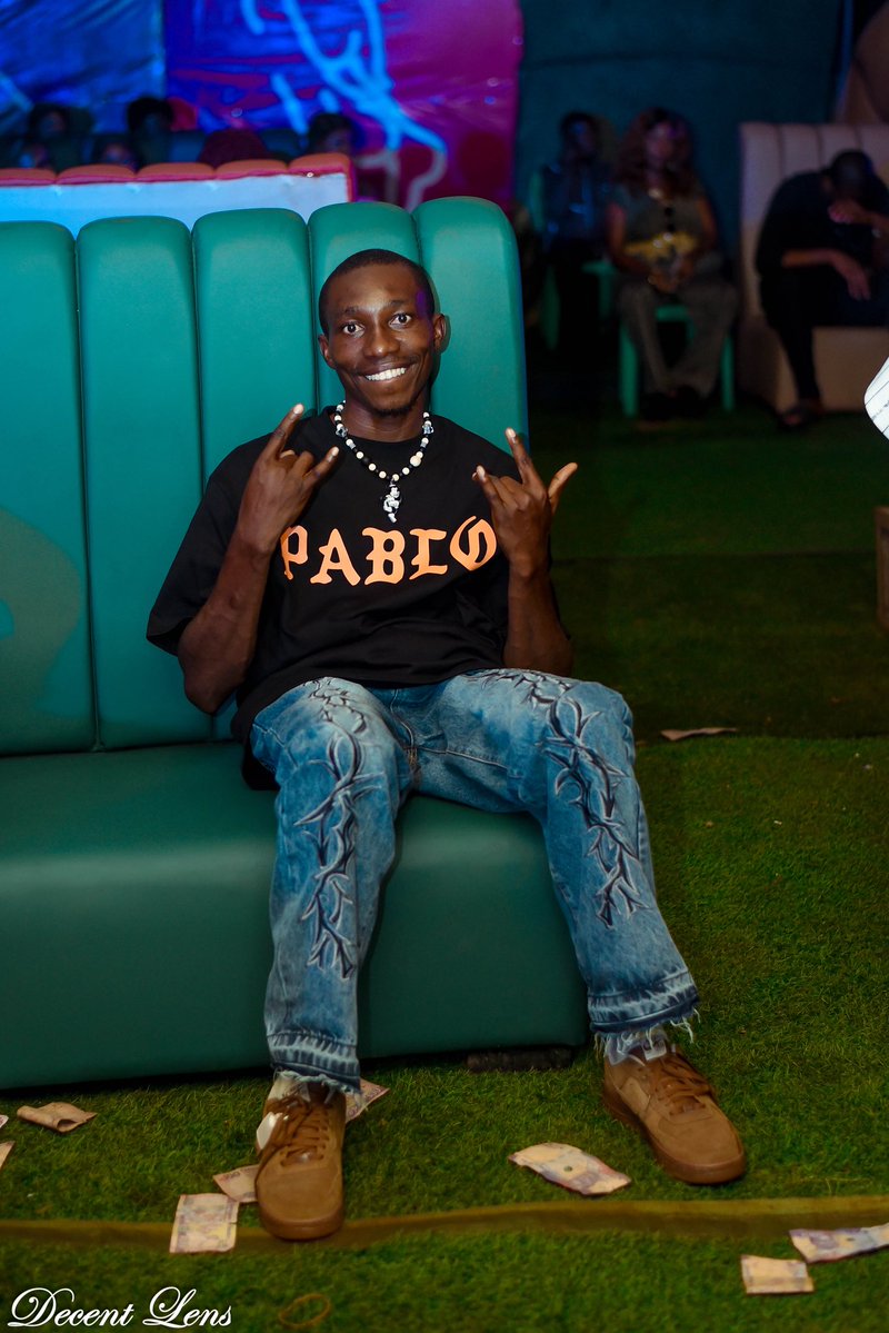 Owi-re-nne one nye nje tweet media