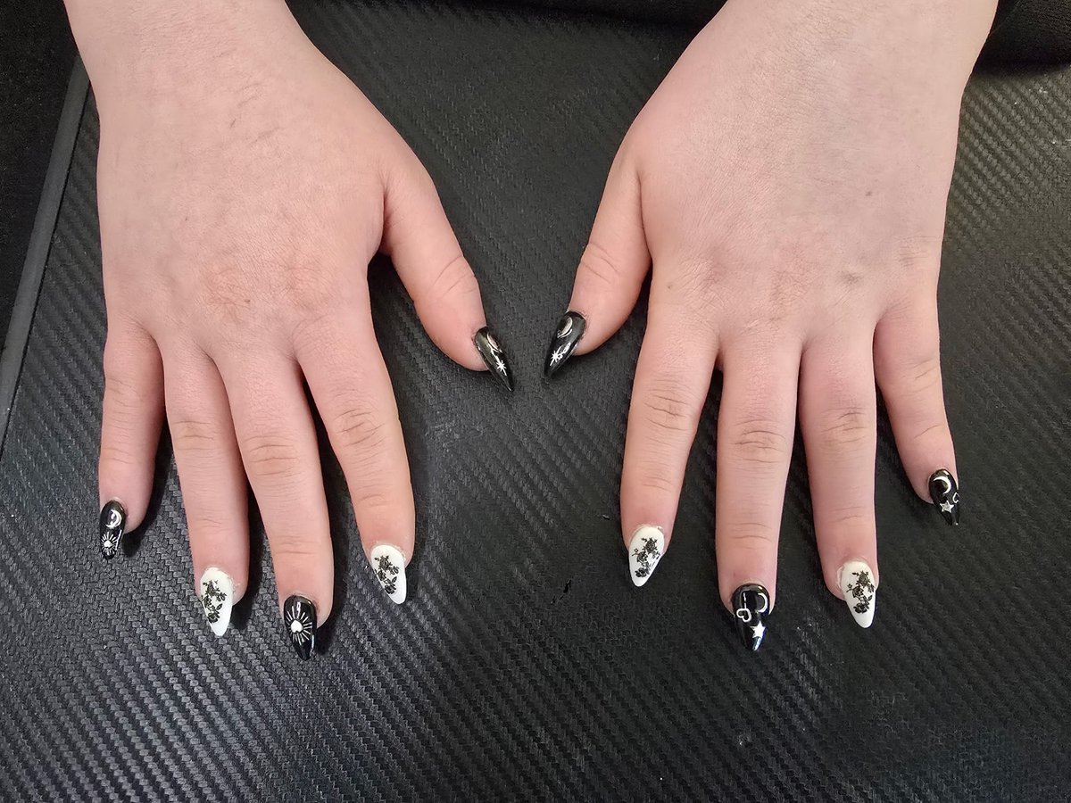 eA aimstrogen tweet media