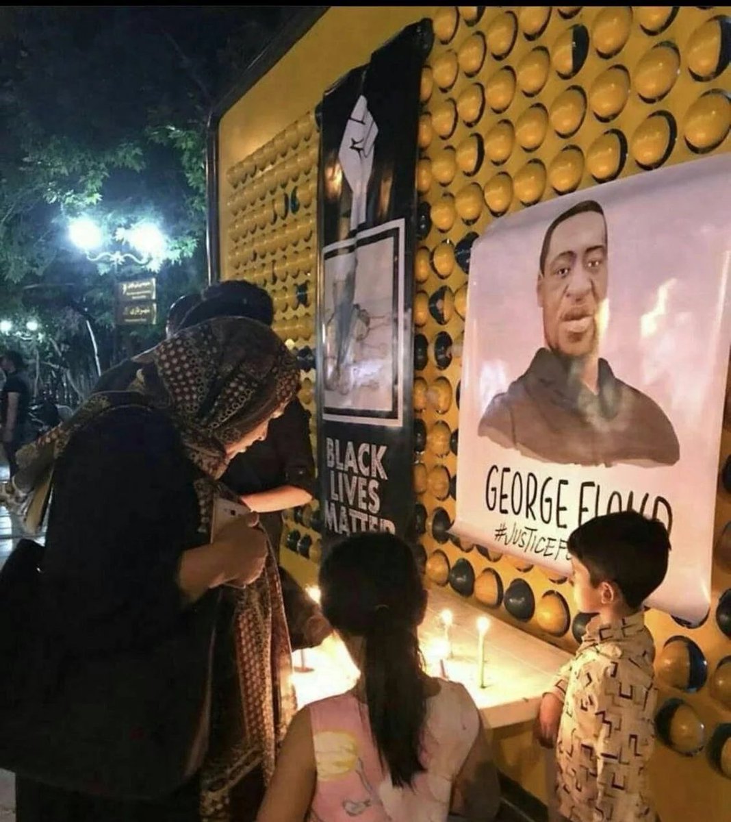 🇮🇷 A memorial service for George Floyd in Tehran, Iran, 2020.