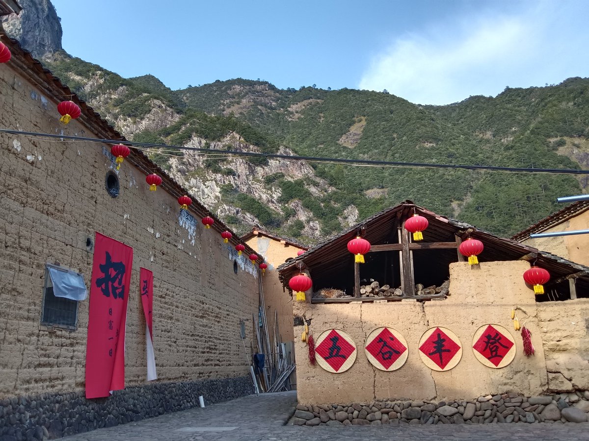 山里悠悠。