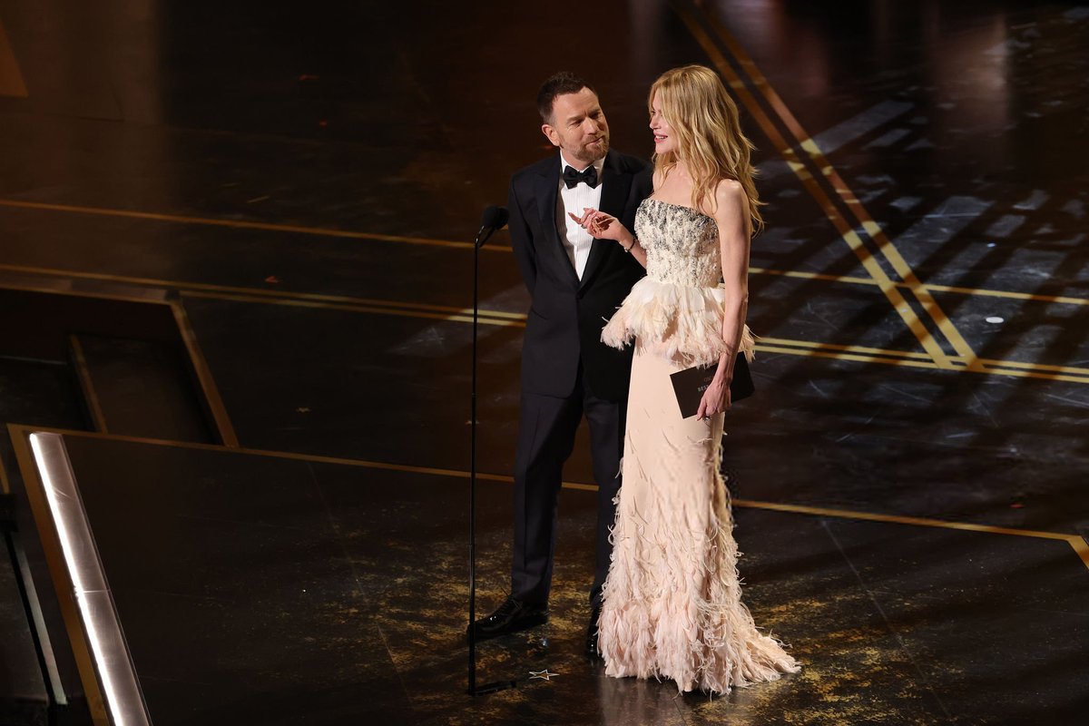 dailykidman's tweet photo. Nicole Kidman and Ewan McGregor presented the “Best Picture” category at the 98th Academy Awards, on sunday, march 15, in Hollywood, California.🤍 https://t.co/OkdeWj2rvt
