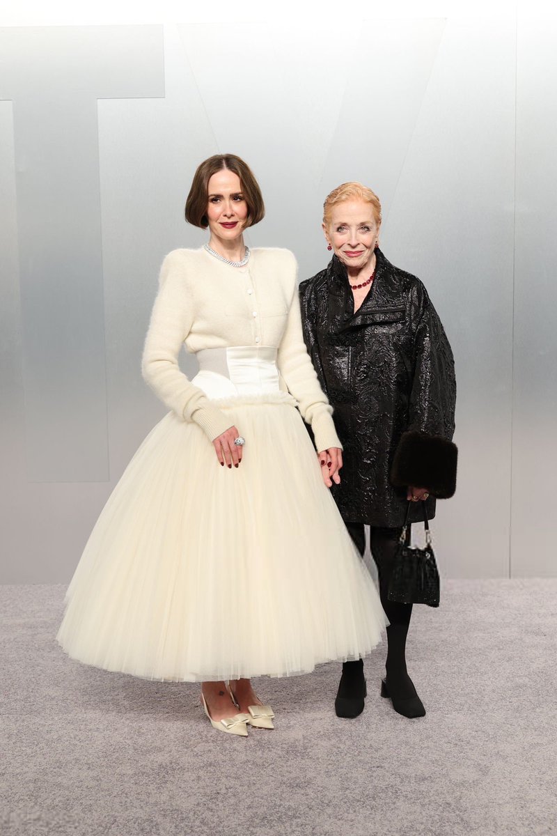 sarahpaulsbean's tweet photo. Lovers! Sarah Paulson &amp; Holland Taylor at the Vanity Fair #Oscar Party! https://t.co/hcVGmQQsFr