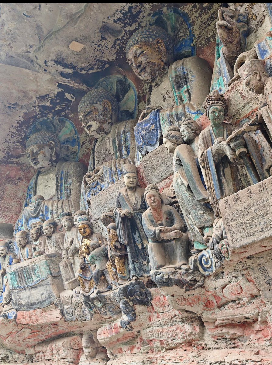 QiuFen10's tweet photo. 重庆大足，石头里的烟火人间 https://t.co/hAdsN6bwxy