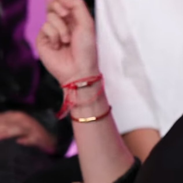 หนูต้ากรุเติมด้ายแดงเต็มข้อมากอะ