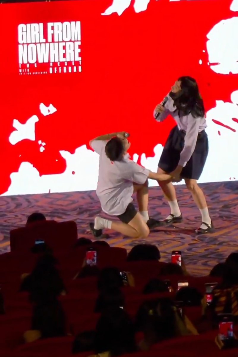 CameraFlippers tweet media