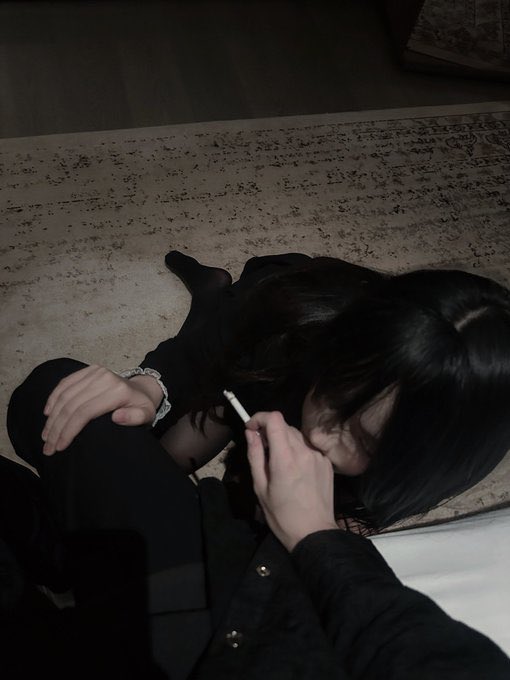 kjlbm31433469's tweet photo. 我就是厕所烟灰缸怎么啦🥵 https://t.co/cn7iZ6krfA