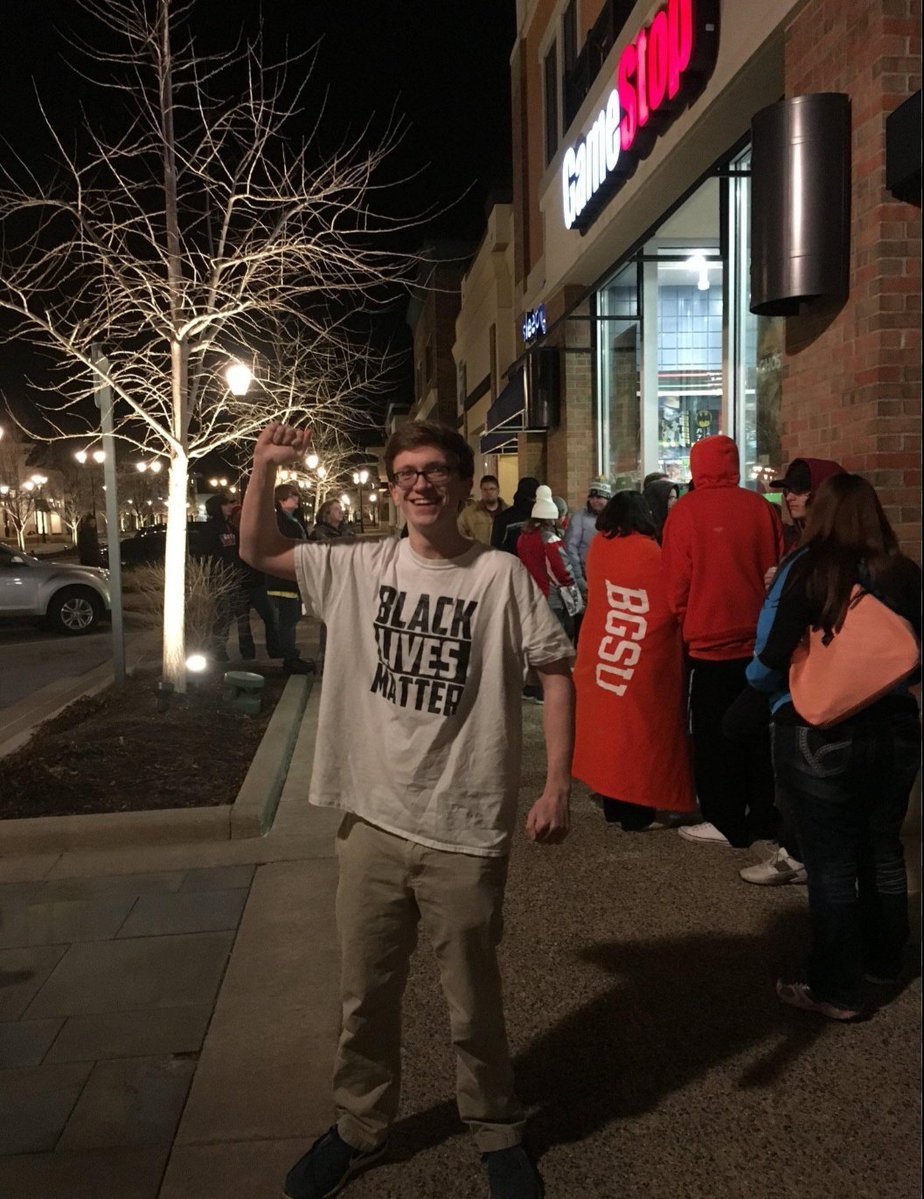 🔞Self-appointed middleman🔞 tweet media