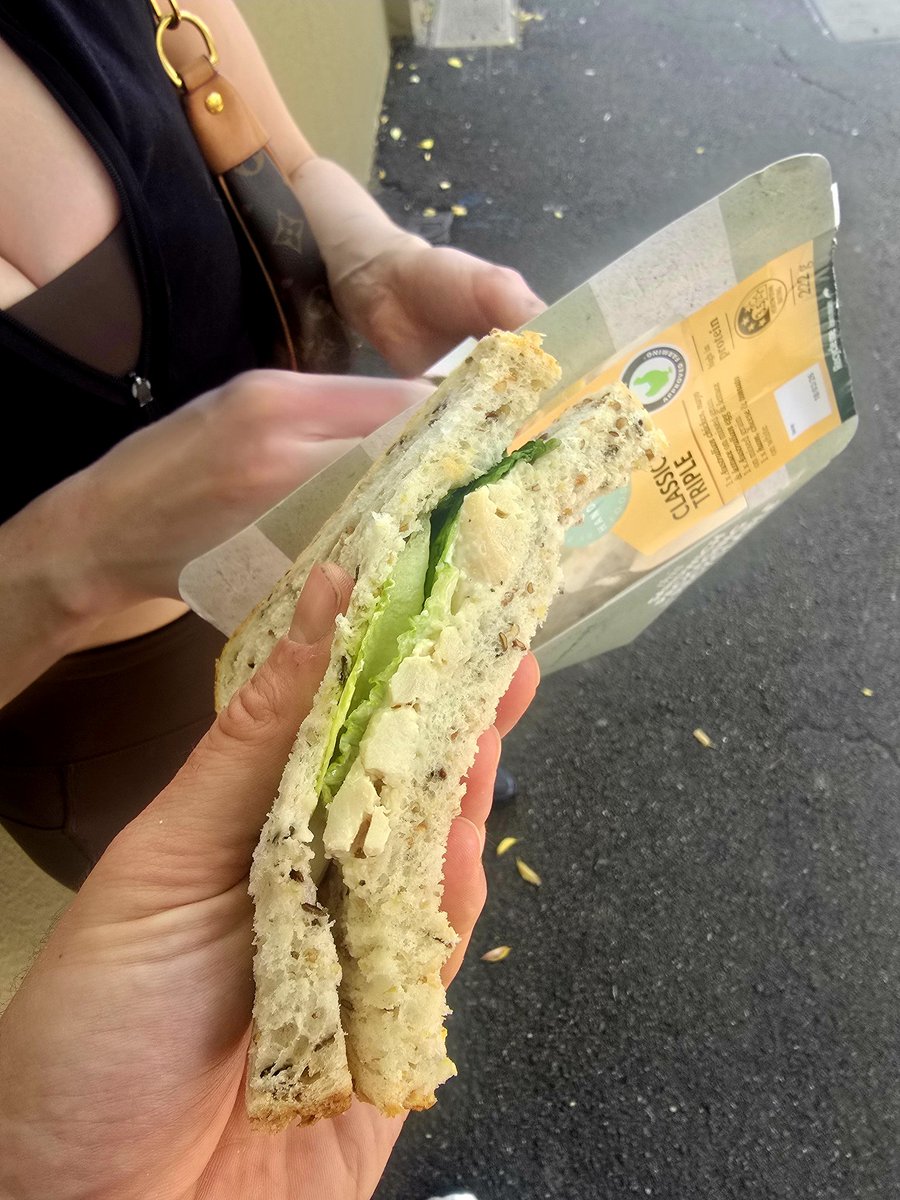 𝐛𝐚𝐛𝐚'𝐬 𝐬𝐩𝐞𝐜𝐢𝐚𝐥 𝐛𝐨𝐲 tweet media