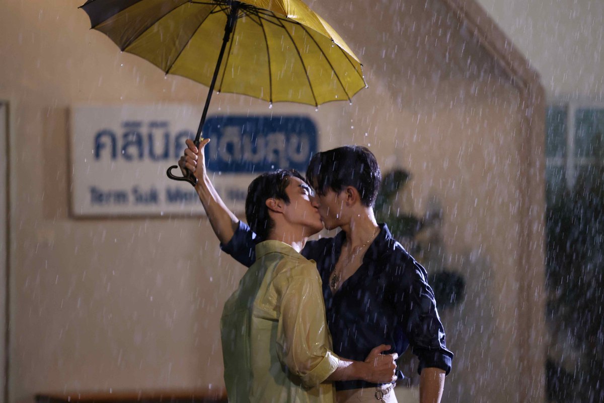 “มาสุ-ตี๋ ธนพล” จูบกลางสายฝน เคมีทะลุจอในซีรีส์ “Love Like A Bike ปั่นไปให้ถึงรัก” 

#LoveLikeABike #masu_msss #TEeThanapon

กระแสแรงต่อเนื่องแบบหยุดไม่อยู่ สำหรับซีรีส์ “Love Like A Bike ปั่นไปให้ถึงรัก EP.3” จากค่าย S CLASS ENTERTAINMENT