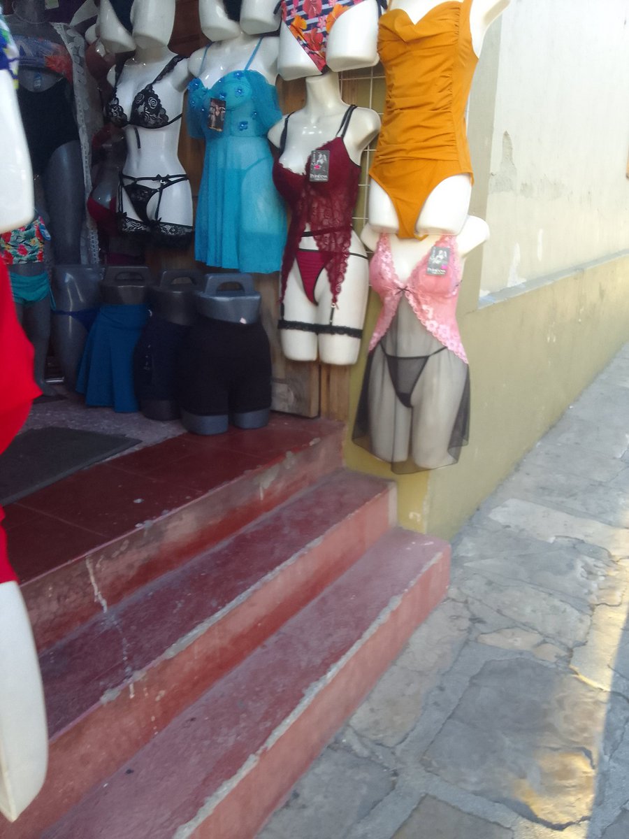 Lo que hay por las calles de San Cristóbal... Sería excelente verlo en una modelo de carne y hueso!