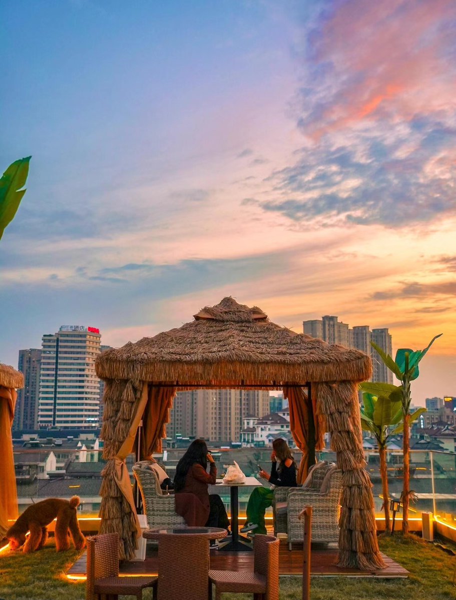 Investment advisor tweet media