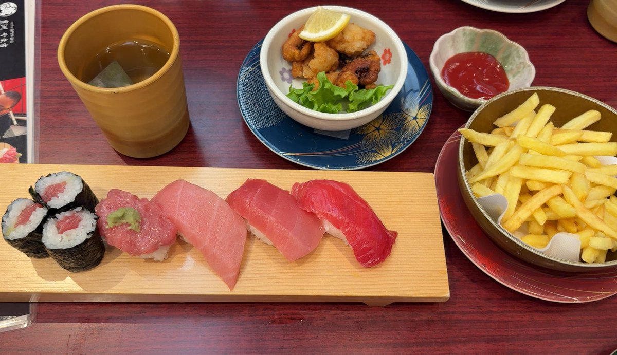 Acris 刺し身にされました🍣🐟✨ tweet media