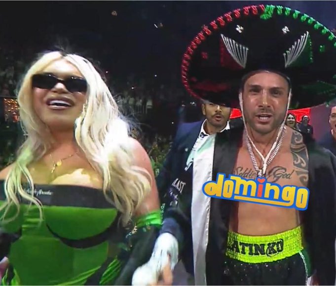 Todavía no había comenzado la pelea y Nicola ya traía el primer putazo #RingRoyale