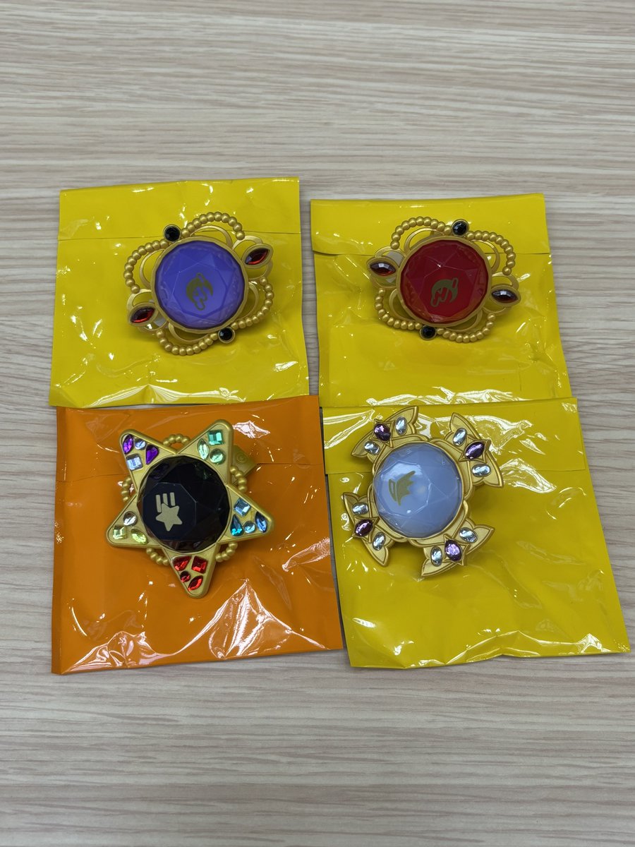happa_pap's tweet photo. 【交換】あんスタ　スタライ　10th　リンライ　リングライト　スフィアライト

譲▶︎紅郎、颯馬、☆晃牙、鉄虎
求▶︎☆零、千秋、＞忍

☆同士の交換優先
現在幕張会場付近におり、手渡しを希望しています。お気軽にお声掛けください🙇‍♀️ https://t.co/9TFvf3pfoB