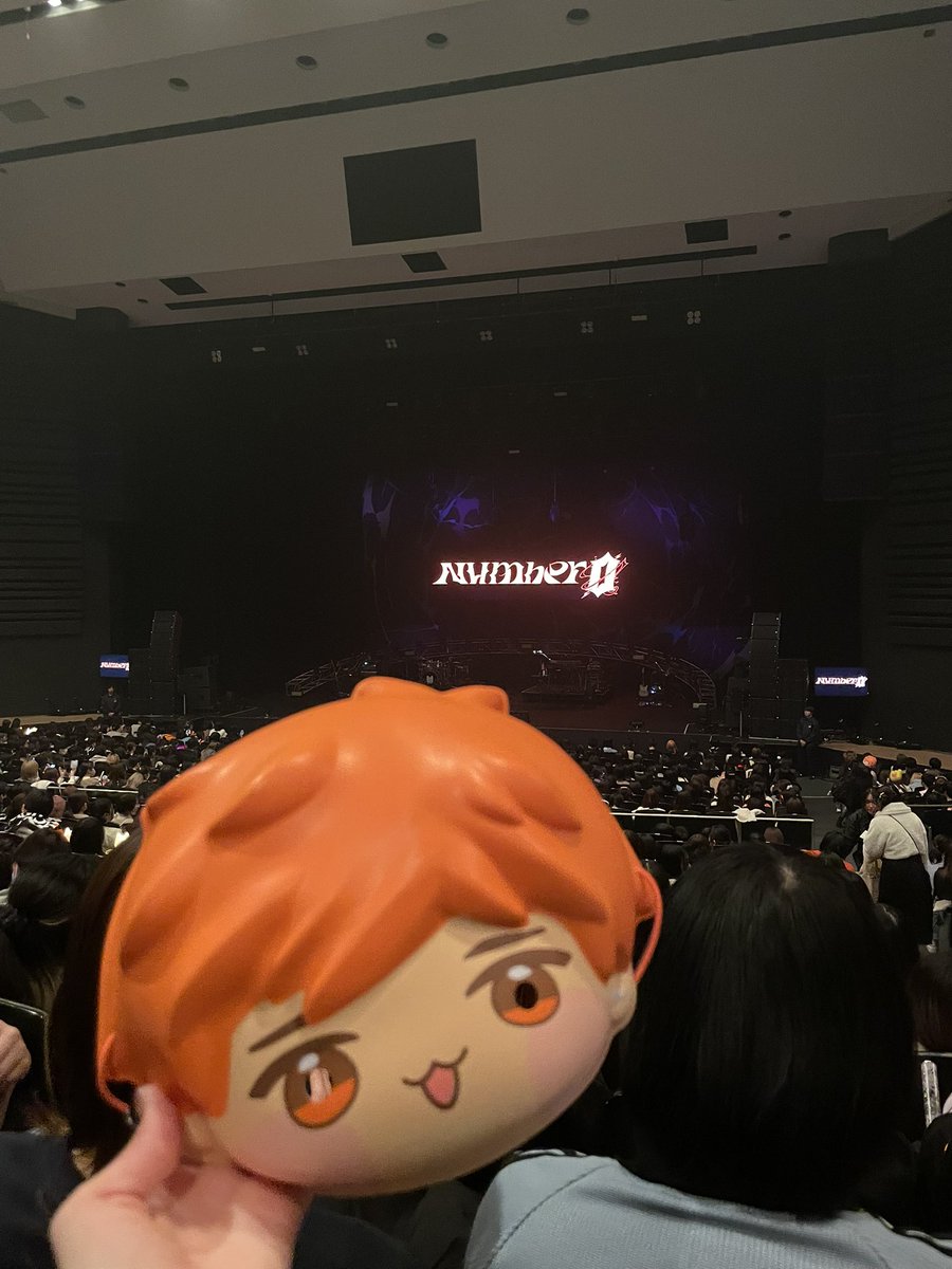 Ar1su_kun's tweet photo. 昨日めいちゃんのライブに行ってきた！
前日卒業式でバタバタしてたらペンライト忘れちゃって
現場であ、ペンライト忘れてもうたって声に出ちゃって、そしたらお隣の優しいお姉様が2個あるから貸しましょうかって貸してくださったの🥹本当に感謝ありがとうございます🙏
そして今日台湾に行ってきます✈️ https://t.co/aLk3YodCSf