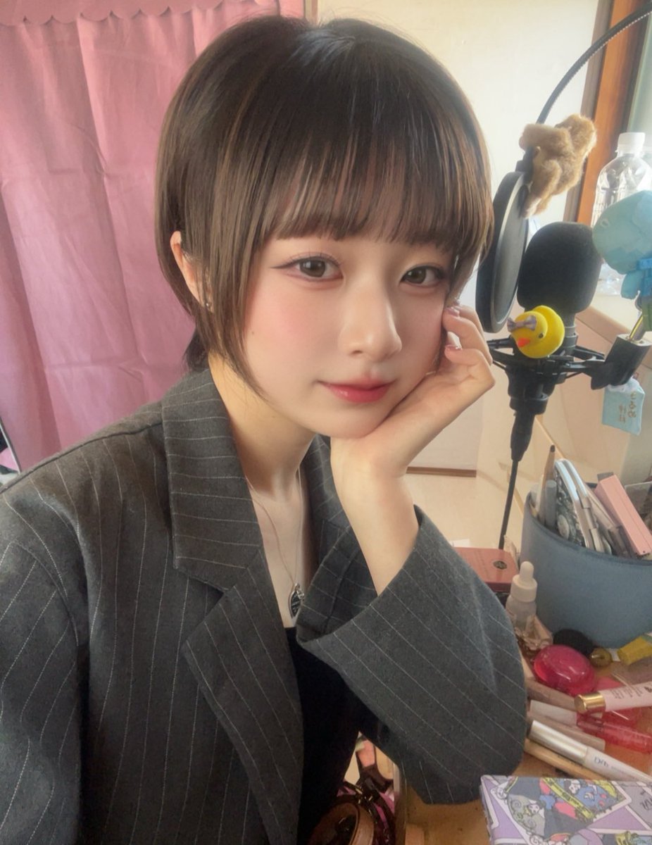Ar1su_kun's tweet photo. 昨日めいちゃんのライブに行ってきた！
前日卒業式でバタバタしてたらペンライト忘れちゃって
現場であ、ペンライト忘れてもうたって声に出ちゃって、そしたらお隣の優しいお姉様が2個あるから貸しましょうかって貸してくださったの🥹本当に感謝ありがとうございます🙏
そして今日台湾に行ってきます✈️ https://t.co/aLk3YodCSf