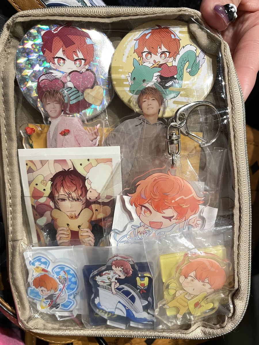 Ar1su_kun's tweet photo. 昨日めいちゃんのライブに行ってきた！
前日卒業式でバタバタしてたらペンライト忘れちゃって
現場であ、ペンライト忘れてもうたって声に出ちゃって、そしたらお隣の優しいお姉様が2個あるから貸しましょうかって貸してくださったの🥹本当に感謝ありがとうございます🙏
そして今日台湾に行ってきます✈️ https://t.co/aLk3YodCSf