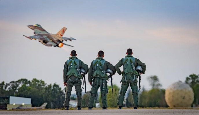 IsraelArmyStan's tweet image. 🇮🇱 IAF F-35i jets on their way to strike Iran’s Islamist Terror Regime.

The mission continues...