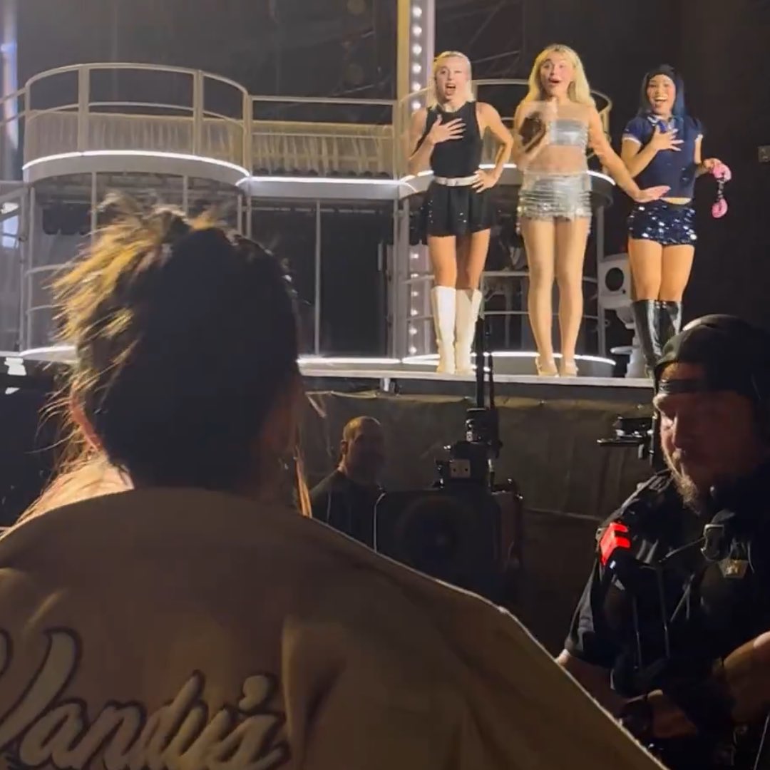 para mí no se sorprendió por el corset, sino por lo que escondía el corset