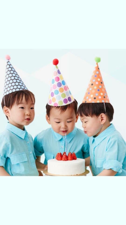 june_withLJS's tweet photo. HBDแทฮัน มินกุก มันเซย่า
รักมาตั้งแต่เป็นก้อนกลม ตอนนี้โตเป็นหนุ่มกันแล้ว 14 ขวบแล้ว ขอให้หนูเป็นเด็กดีของอัปป้า อ่อมม่า มีความสุข สดใส ร่าเริงน่ารักแบบนี้ตลอดไป ไม่ป่วยสุขภาพแข็งแรง เป็นวิตามินของแม่คนนี้เรื่อยๆไปนะคะ
#HappyBirthdaySongtriplets  #daehanmingukmanse #songtriplets https://t.co/e8L510fhII
