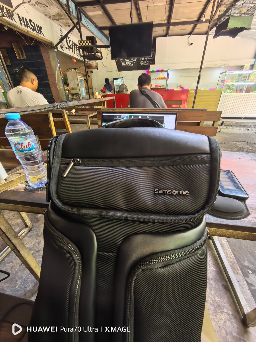 faridxdarmawan's tweet photo. Tas boleh gini, tapi tetap aku anak warkop sampai kapanpun https://t.co/08Ot736W3K