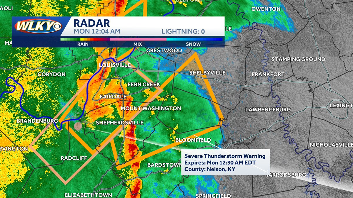 EricZernich's tweet photo. ***SEVERE THUNDERSTORM WARNING***
Bullitt, Jefferson, Nelson, Shelby and Spencer counties are under a Severe Thunderstorm Warning until 12:30AM for a line of storms capable of producing wind gusts up to 60 mph. Seek shleter now! https://t.co/VPdZnlUQre
