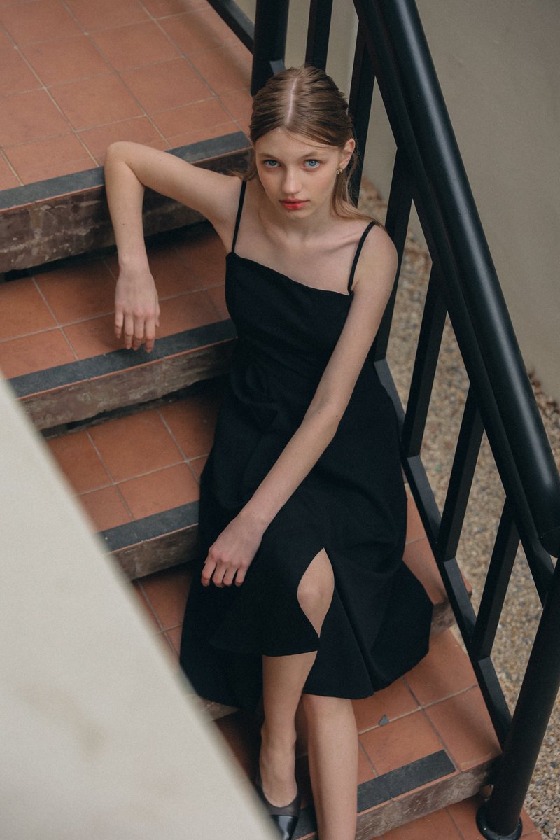 HYBERNAT_'s tweet image. 서스팬더 언발란스 원피스 - 블랙

#hybernat #하이버넷 #더블유컨셉 #네이버
스쿨어택 도미니카 오스카 수상 화이트데이 이번주도 여우주연상 데몬 헌터스 애니메이션상 디카프리오