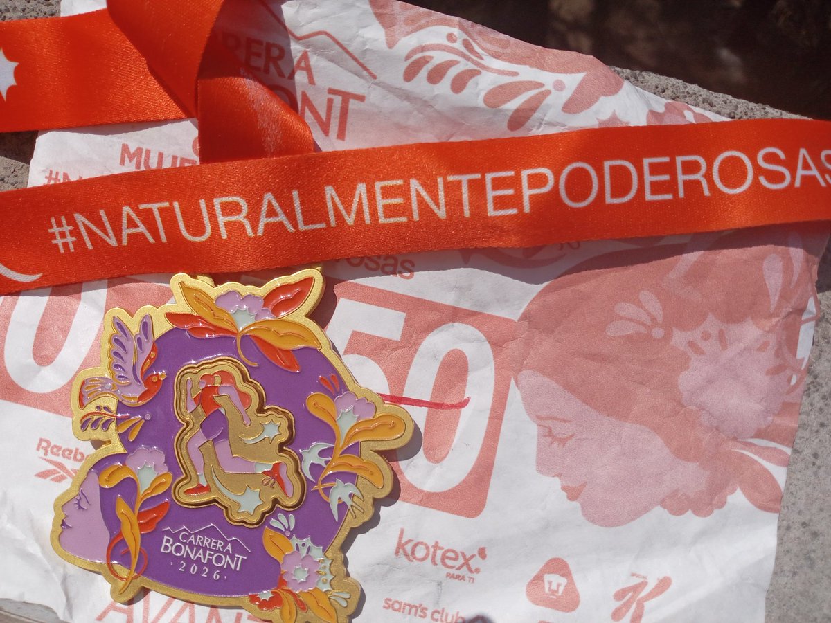 Luzzciernaga tweet media