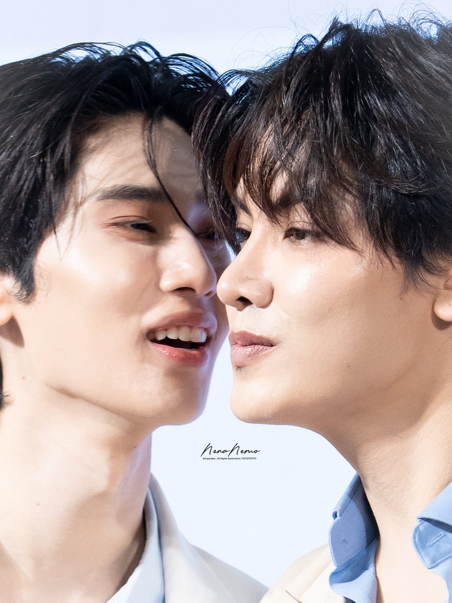 ☀️101515147421141161518522518🌻

((ชอบและรักรูปนี้มาก  แววตา ท่วงท่าการยิ้มของทั้งคู่ เป็นจริตที i love มาก…. คนนึงจะจุ๊บ อีกคนยื่นแก้มให้เค้าจุ๊บ ))  

JOONGDUNK DESTINY CLINIC

#DestinyClinicxJoongDunk

#JoongDunk 

📷 15032026