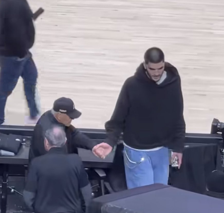 Chuck Sizzle tweet media