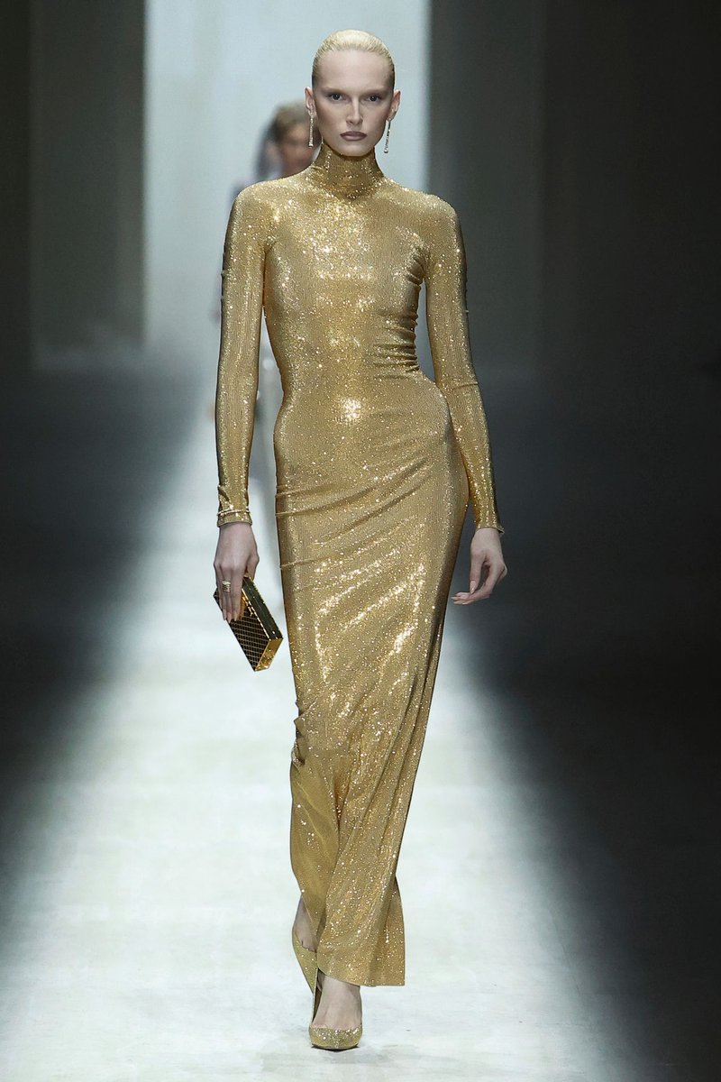 La Mode Unknown tweet media